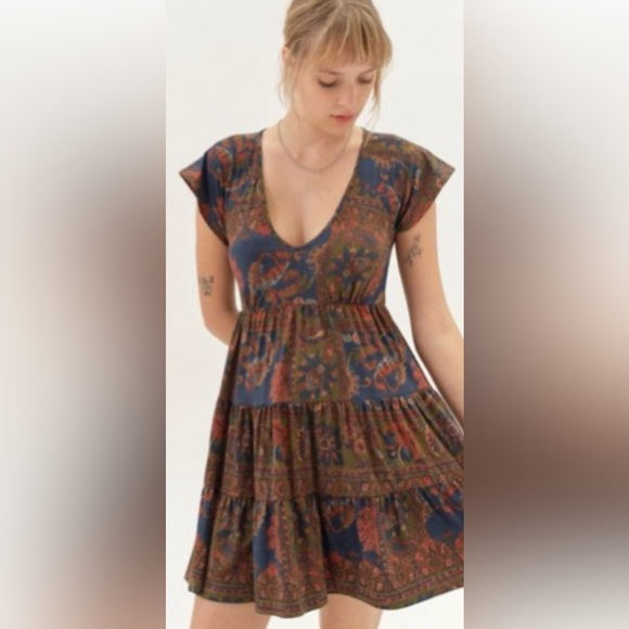 Urban Outfitters Dresses & Skirts - Urban Outfitters Deep V Neck Floral Minidress or Tunic Shirt, EUC, Medium